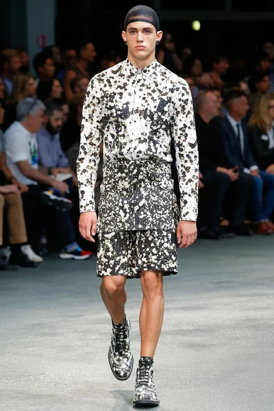 Look 41